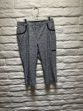 Chico's Black and Light Gray Patterned Cropped Pants